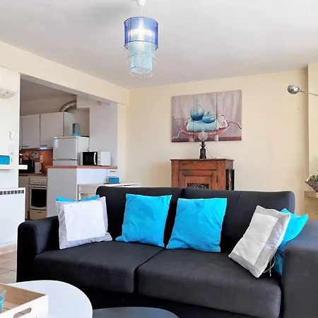 2 Pieces Climatise Avec Parking Proche - Fr-1-251-463 Apartmán *