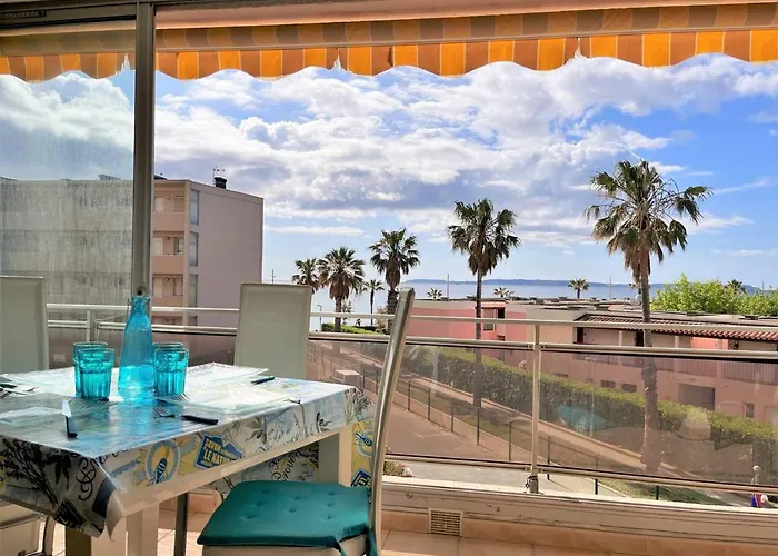 2 Pieces Climatise Avec Parking Proche - Fr-1-251-463 Apartmán Le Lavandou