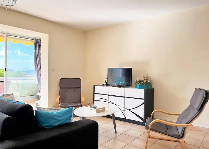 2 Pieces Climatise Avec Parking Proche - Fr-1-251-463 Apartmán *