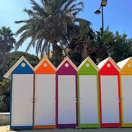 2 Pièces Climatisé Avec Parking Proche - Fr-1-251-463 *