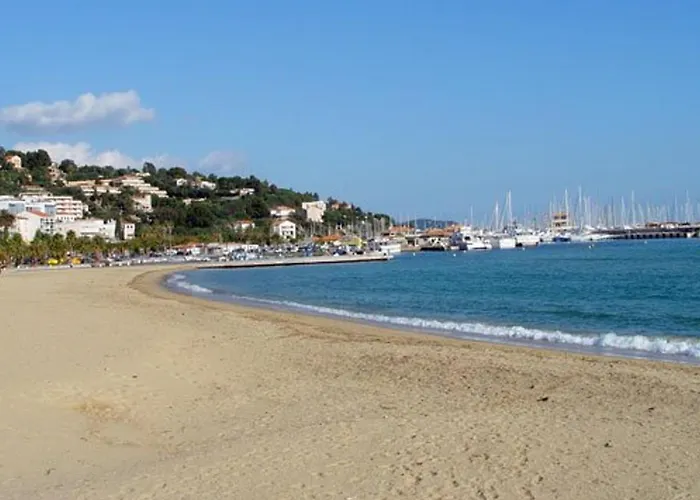 2 Pieces Climatise Avec Parking Proche - Fr-1-251-463 Le Lavandou